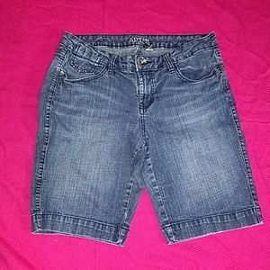 Bermuda jean shorts
